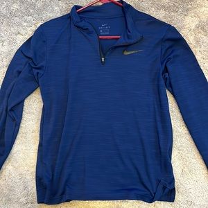 -Men’s size small Nike Quarter Zip